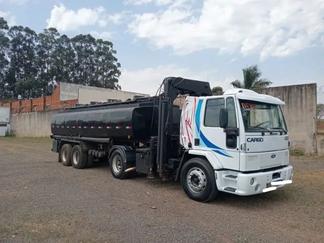Ford Cargo 4331 2004 4x2 com Munck e Tanque Conjunto - Foto 2