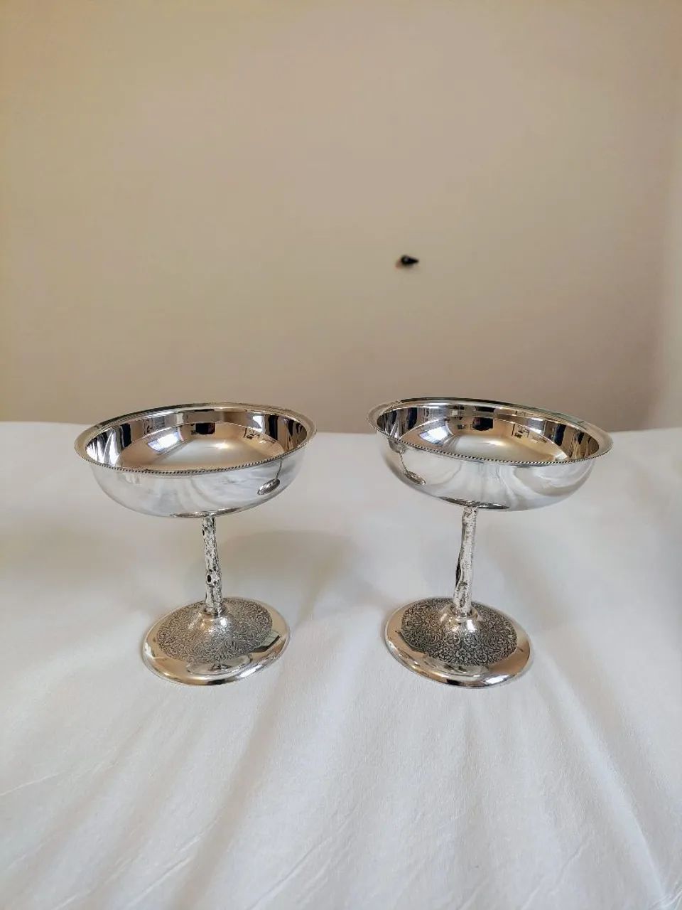 Conjunto de 2 taças de sobremesa e 2 colheres antigas - Foto 2