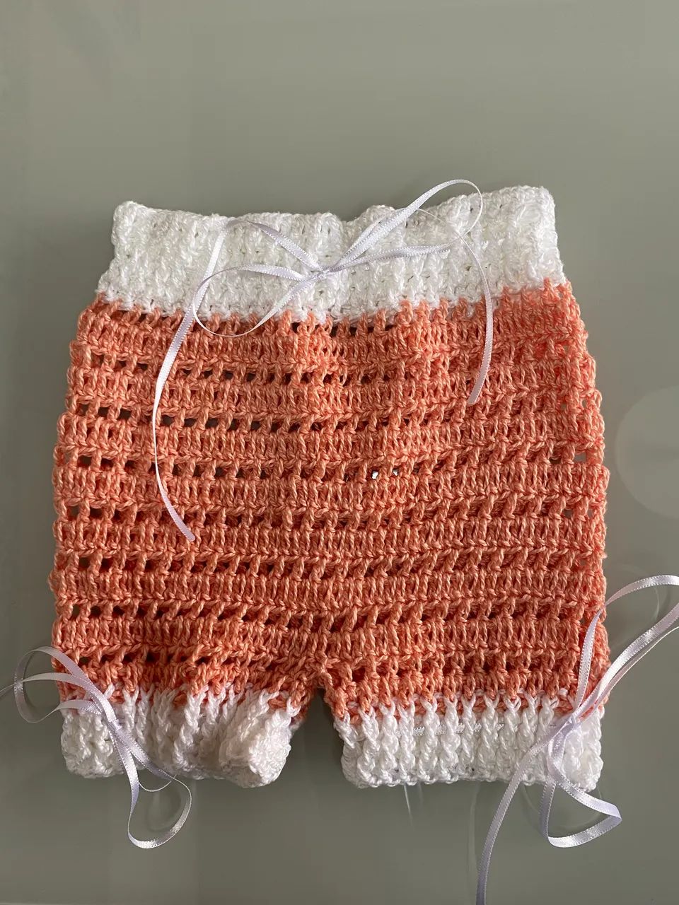 Conjunto de bata e calça em crochê  - Foto 3