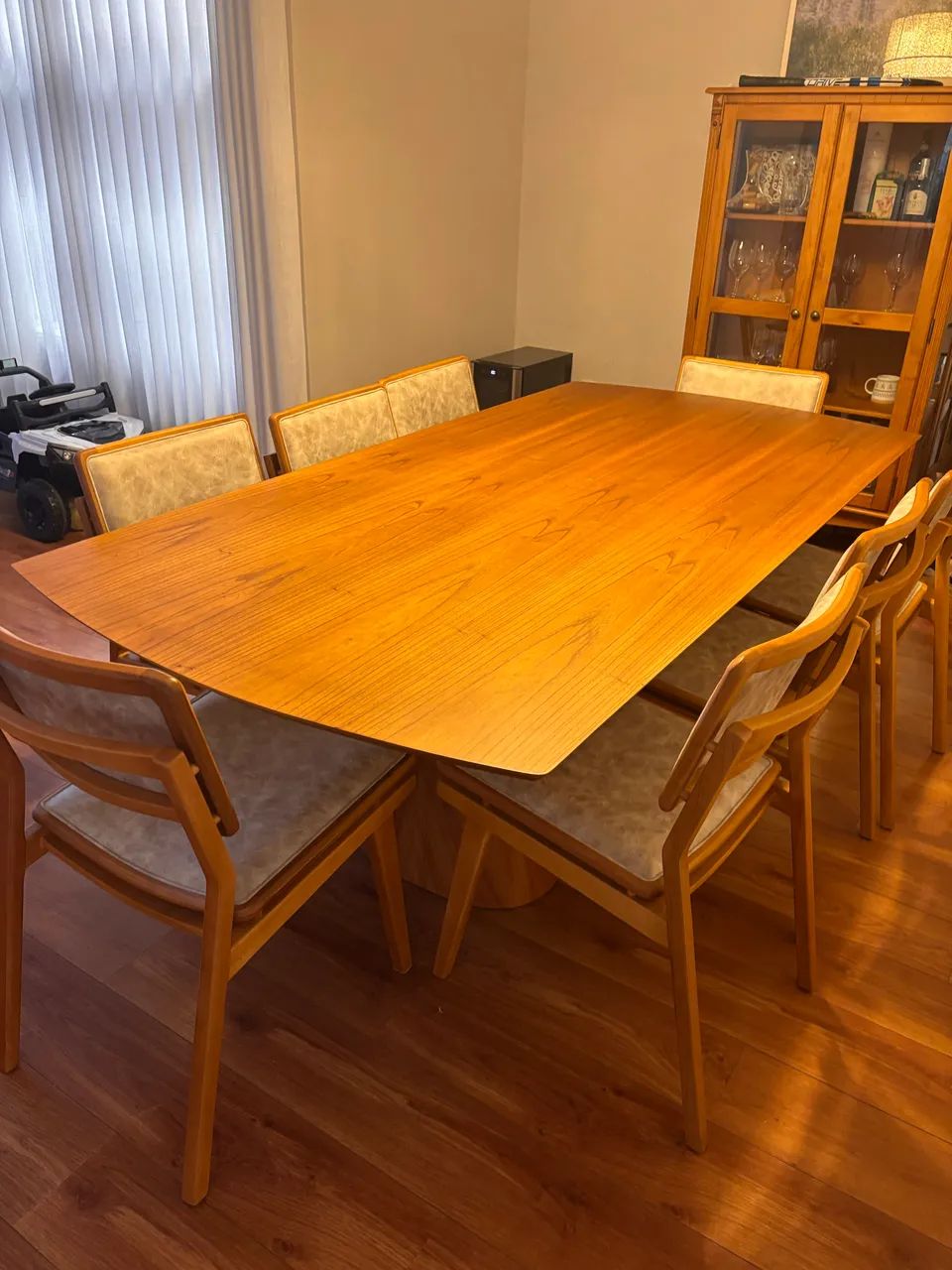 Mesa de Jantar Noronha 220cm + 8 Cadeiras ? Moderna Mobília