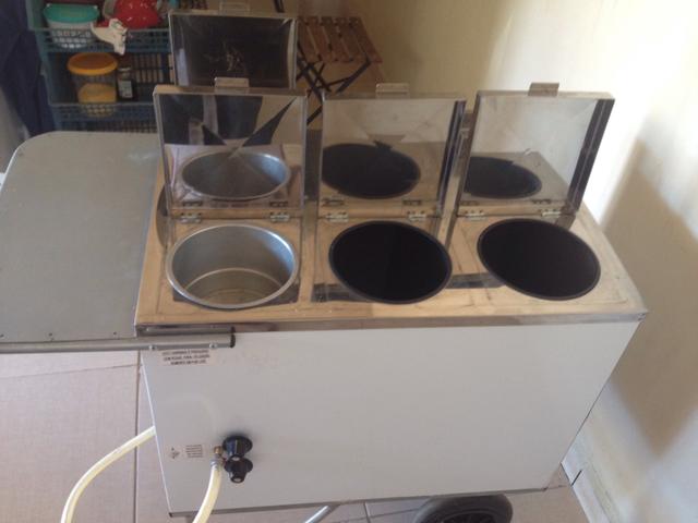 Vendo carrinho de hot dog 350,00