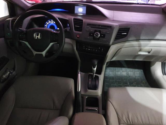 Honda Civic 2013 1 mil de entrada Aércio Veículos gtc - Foto 2