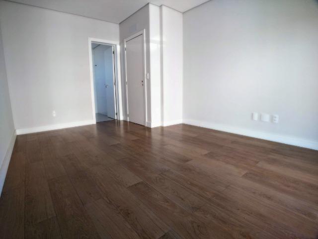 Apartamento no Centro em Itajaí. 3 Suítes, 147M², 2 Vagas de Garagem - Foto 12