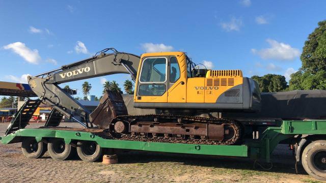 Escavadeira Volvo EC210B