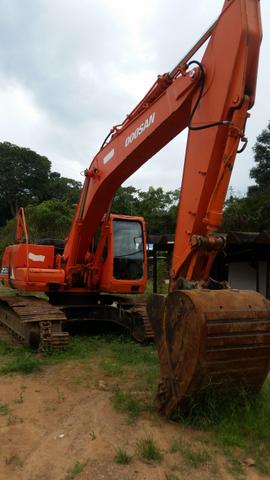 Escavadeira doosan 225