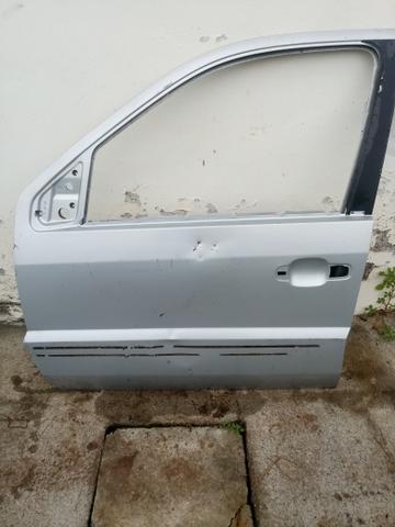 Porta dianteira esquerda ecosport com detalhe