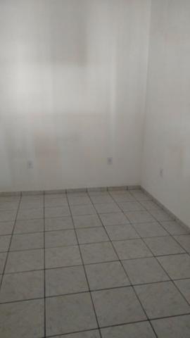 Apartamento 2/4 Bem Localizado Alto Maron - Foto 3