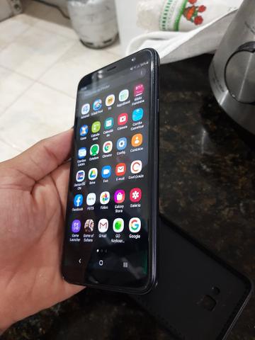 Celular j4