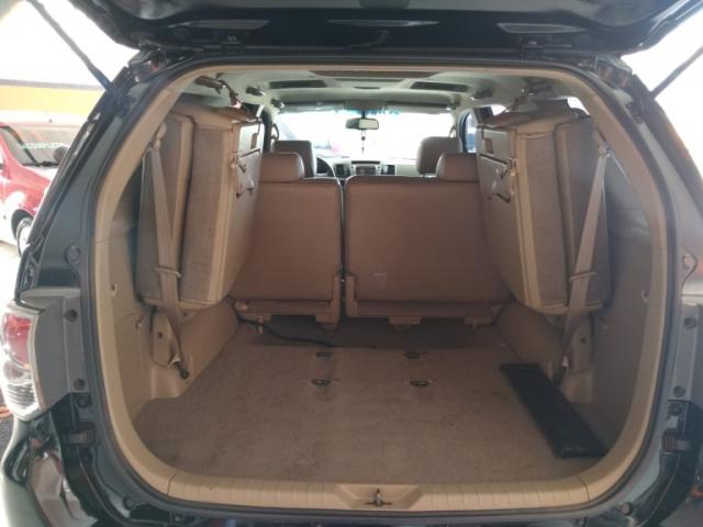 TOYOTA HILUX SW4 SRV D4-D 4X4 3.0 TDI DIES. AUT - Foto 12