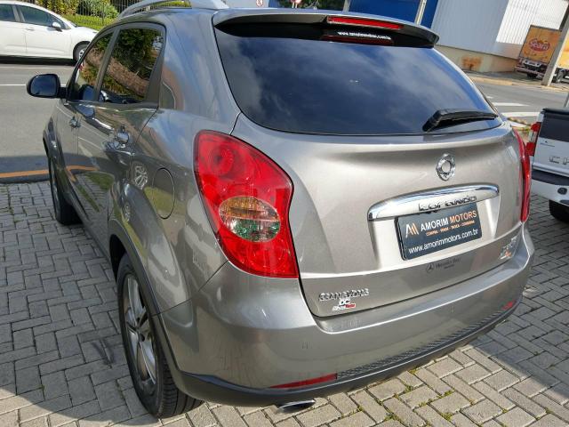 Korando 2.0 diesel aut 4x4 com teto - Foto 14