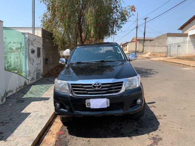 TOYOTA HILUX SR 2.7 FLEX 4X2 AUTOMÁTICO ANO/MODELO 2012
