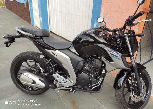 YAMAHA FZ25