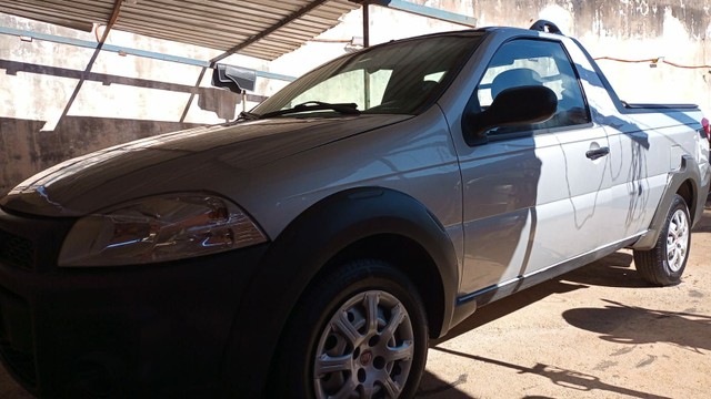 FIAT STRADA 2018 COM AR CONDICIONADO E DIREÇÃO HIDRÁULICA