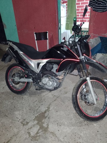 VENDE-SE É BROS 160 COMPLETA OU TROCA O CARRO *