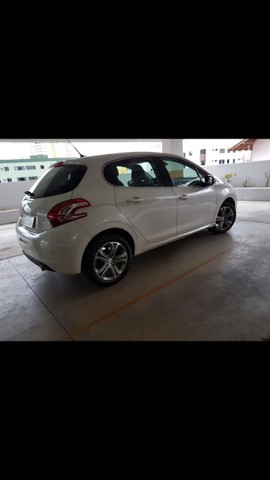 PEUGEOT 208 GRIFFE 2014