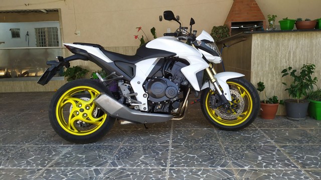 VENDO HONDA CB 1000R
