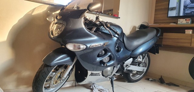 SUZUKI GSX750F