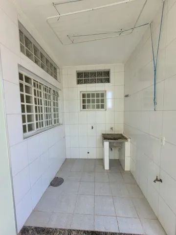 Casa com 2 dormitórios para alugar, 90 m² por R$ 2.600,00/mês - Jardim dos Calegaris - Pau