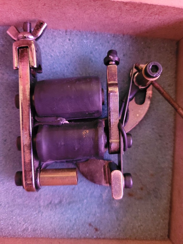 Vendo máquina de tatuagem - Foto 2