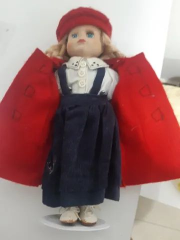 boneca chapeuzinho vermelho anos 70