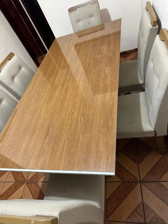Mesa de jantar em madeira com 6 cadeiras - Foto 5