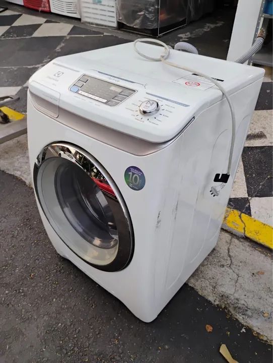 Lava e seca Eletrolux 