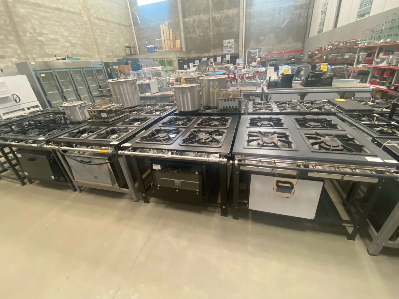 FOGÃO 4 BOCAS BAIXA PRESSÃO COM FORNO 304-F - METAL BREY - Foto 4