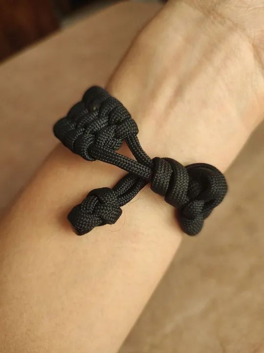 Bracelete de Corda Paracord modelo Trilobite - Estilo Militar Feito à Mão - Foto 5