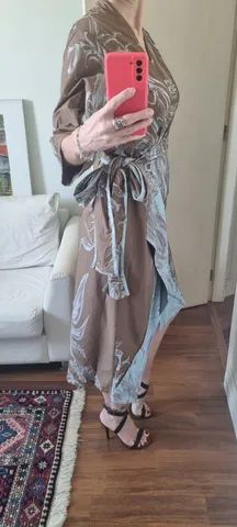 vestido novo forum, p, veste melhor m também envio imediato, valor pago 750 - Foto 5