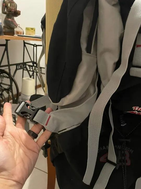 Mochila Crampon Tech - 48 L - Com Capa de Chuva - Foto 3