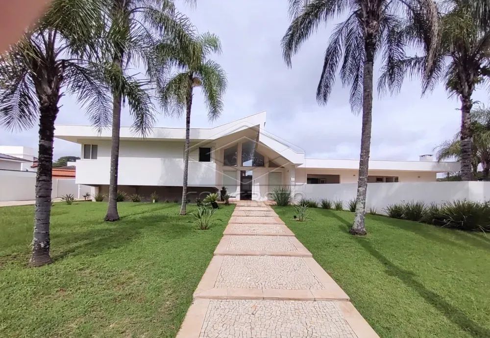 Linda casa em condomínio fechado no residencial COLONIAL.