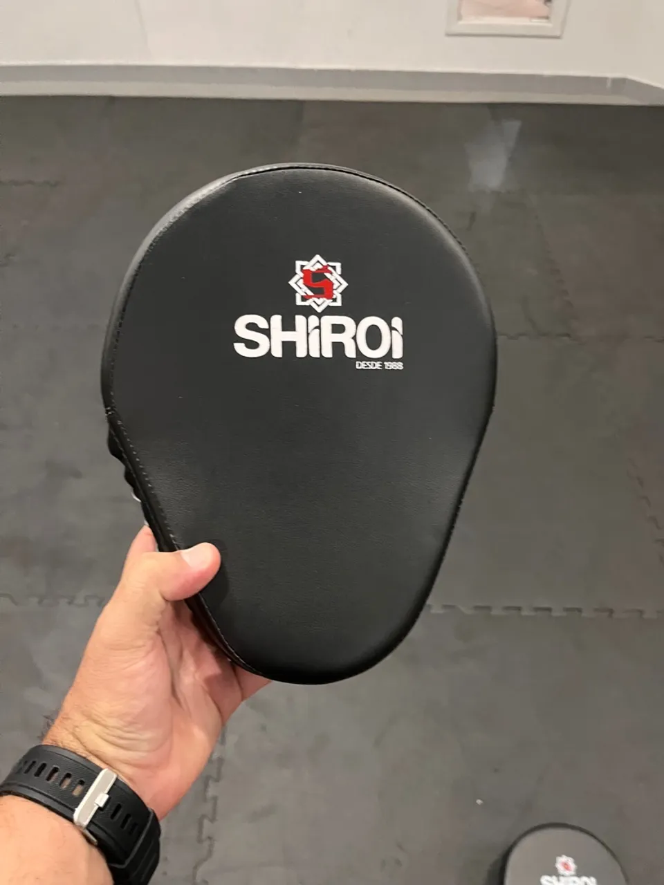 Par de Manopla de Muay Thai Shiroi