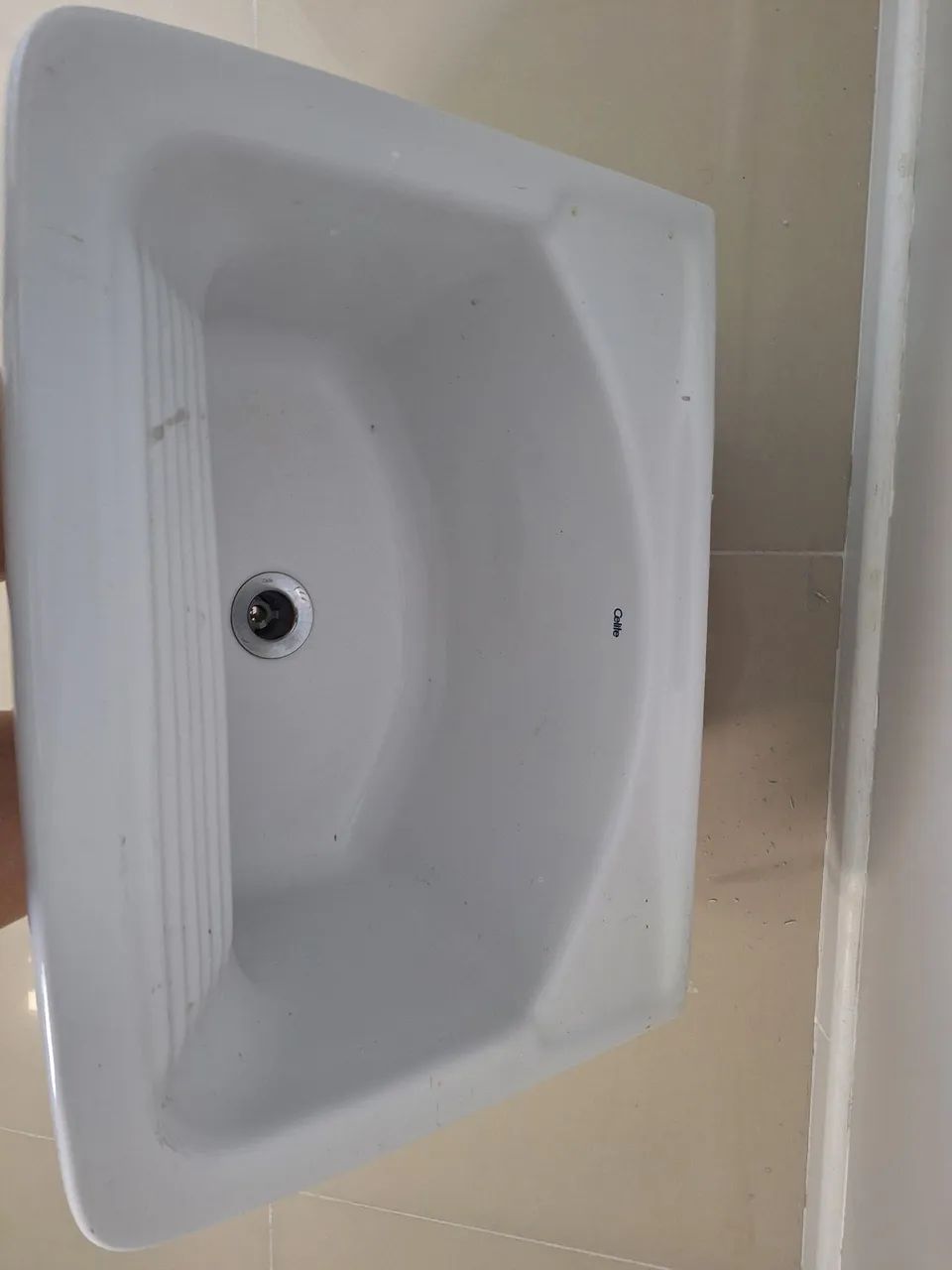 Tanque para lavanderia Celite 