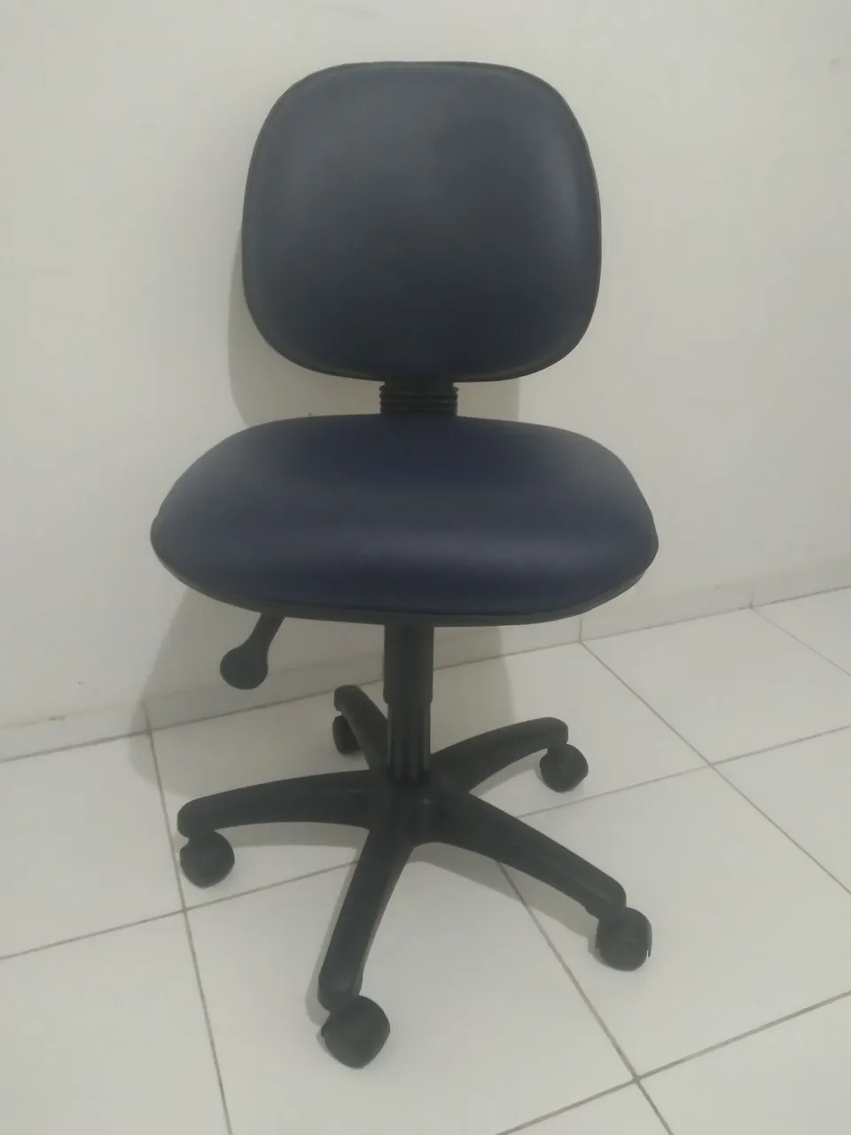 Cadeira de Escritório Giratória com Rodinhas