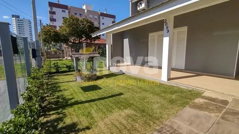 BELÍSSIMO IMÓVEL NO CENTRO DE TRAMANDAI COM 4 SUÍTES - Foto 3