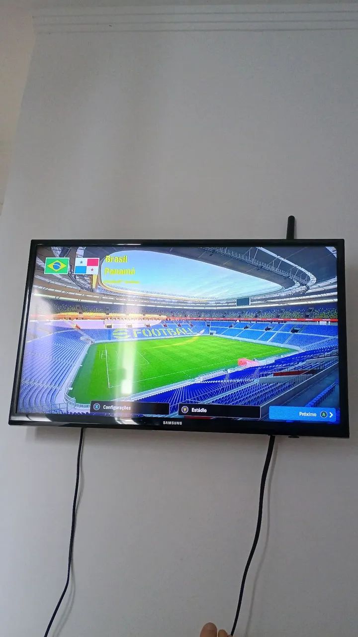 Vendo TV 32" LED + play 3 super slin com jogos 