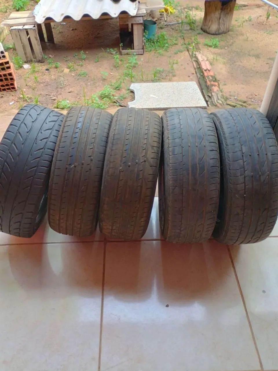 PNEUS USADOS 5 pneus ; 40 reais  cada