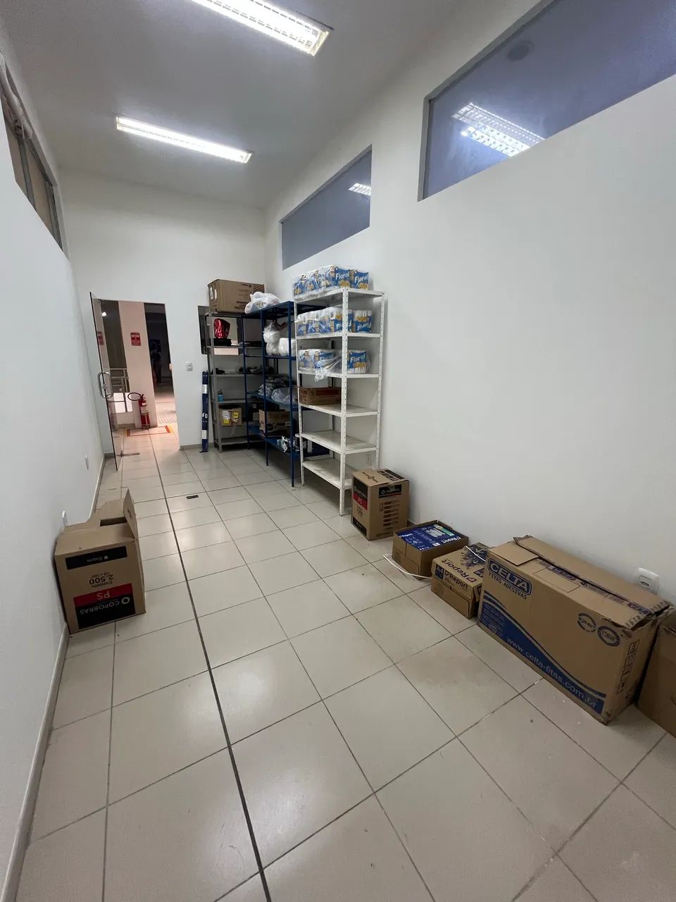 Aluga-se salas comerciais na Av. Cap Júlio Bezerra  - Foto 5