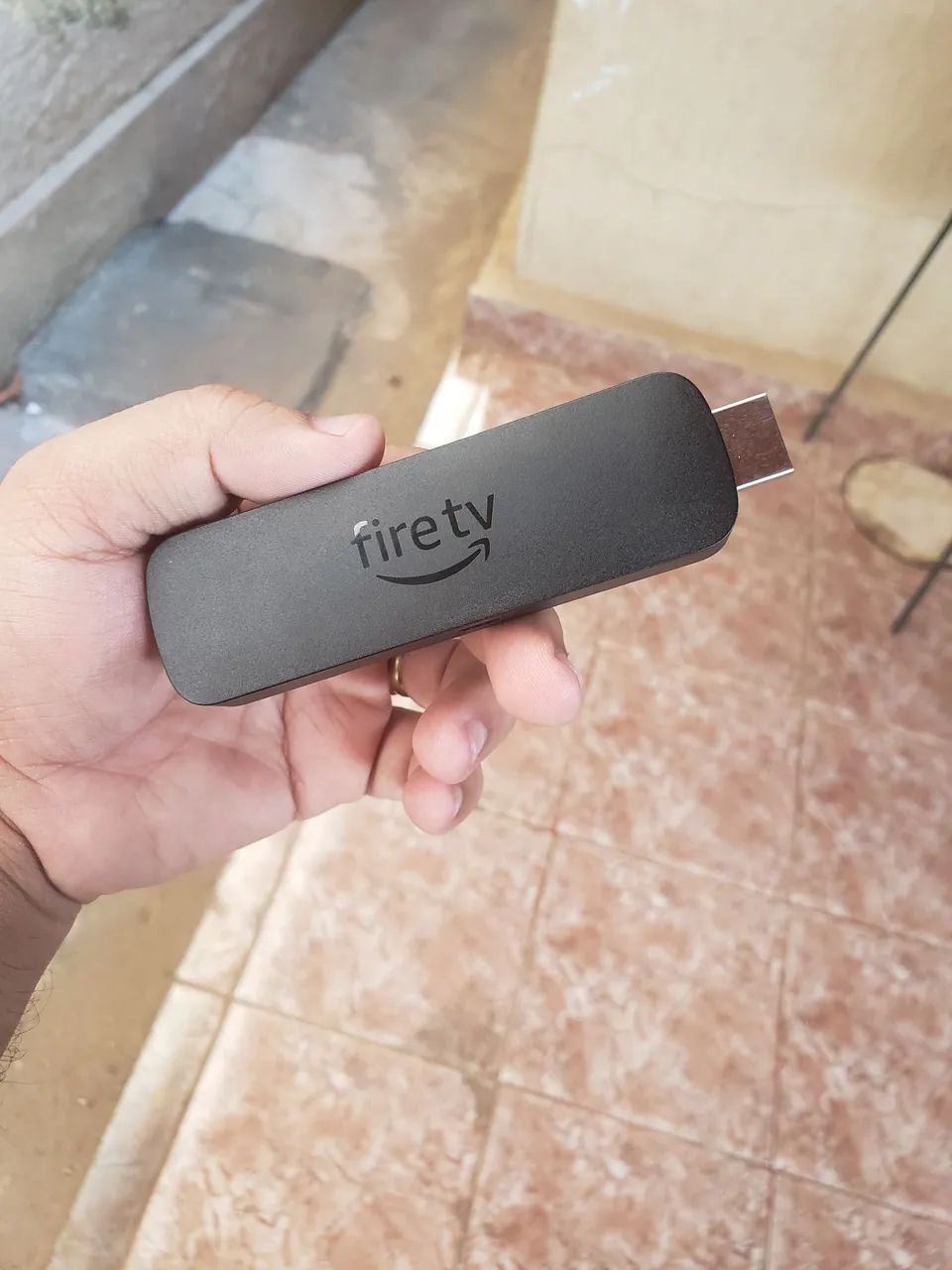 Fire stick 4k max de 2 Geração 16 GB e de 2 Ran - Foto 2