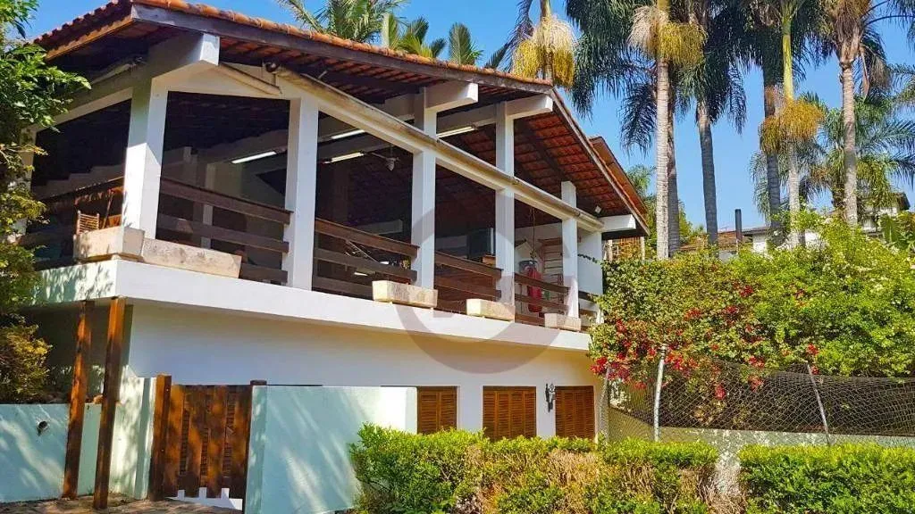 Linda Casa térrea - 4 Dormitporios, sendo 2 Suítes a venda por R$ 1.250.000,00.