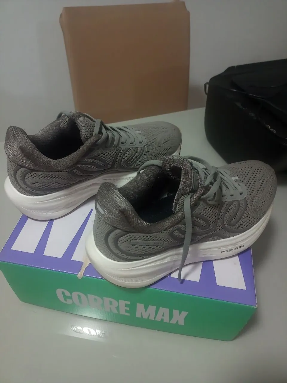 Tênis Corrida cor Cinza Corre Max Olympikus