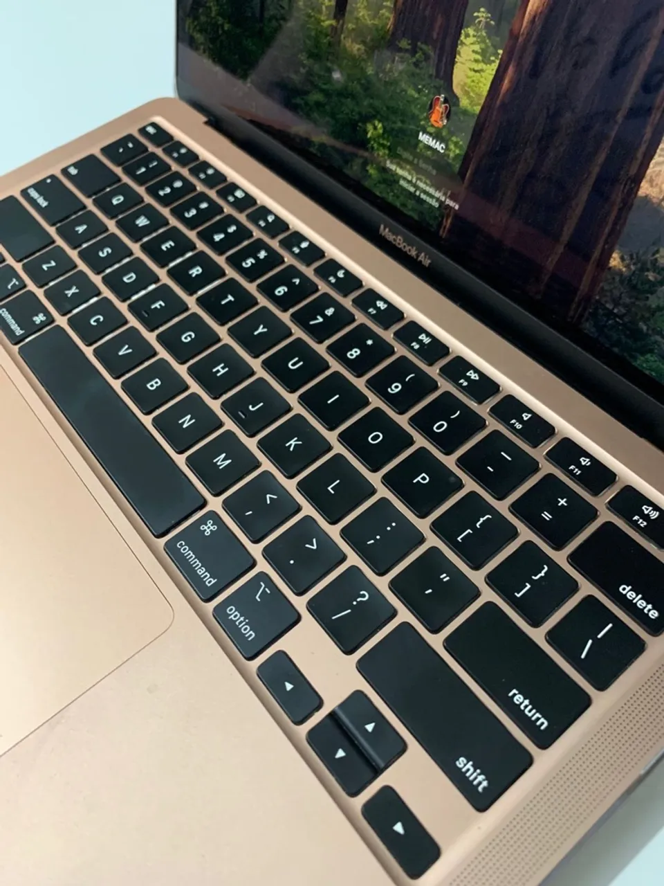 Macbook rose gold,m1 2020 13.3,256gb ram 8gb