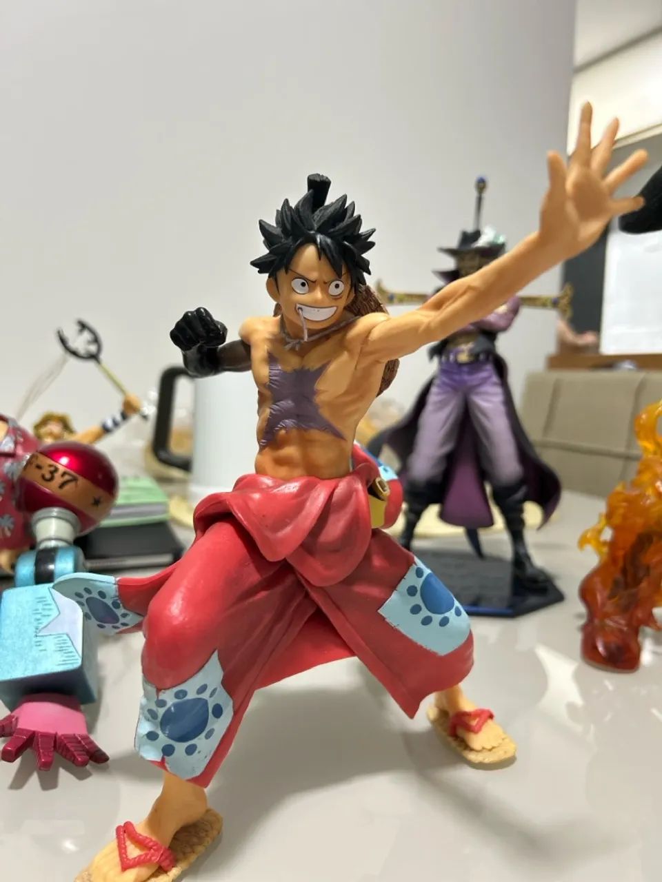 Luffy ( One Piece ) 