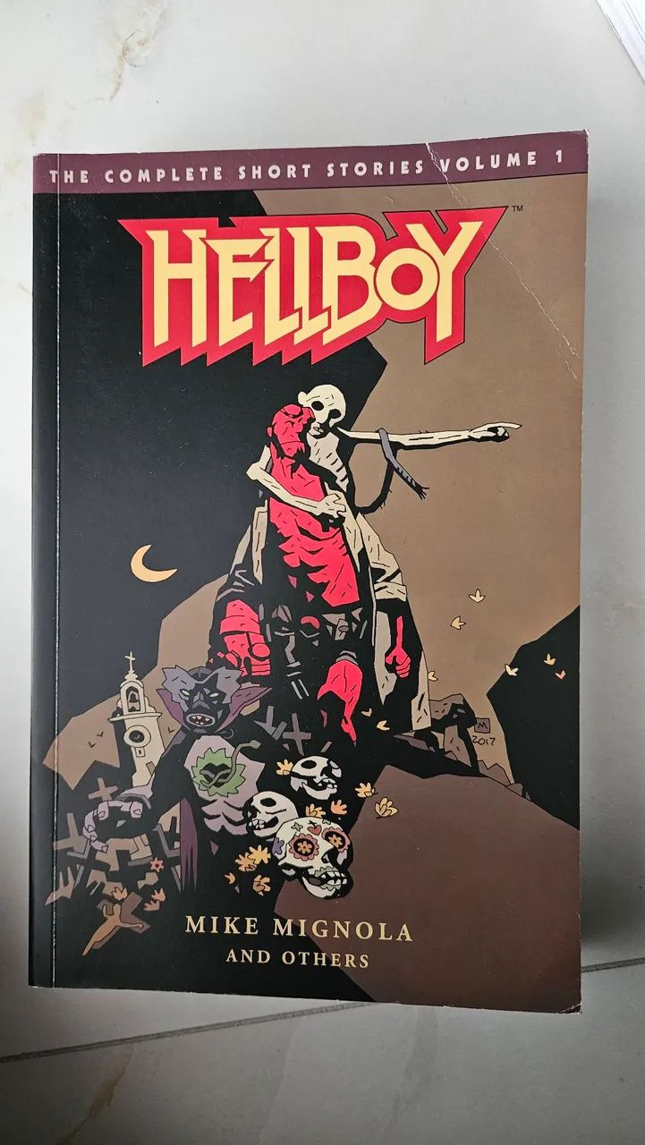 Hellboy The Complete Histories Volume I