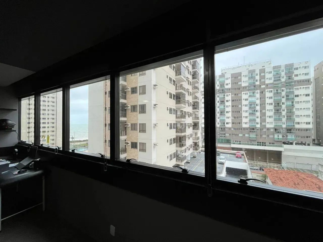 Sala comercial com 64m², montada e mobiliada, com vista mar, no Itaparica Top Business - Foto 2