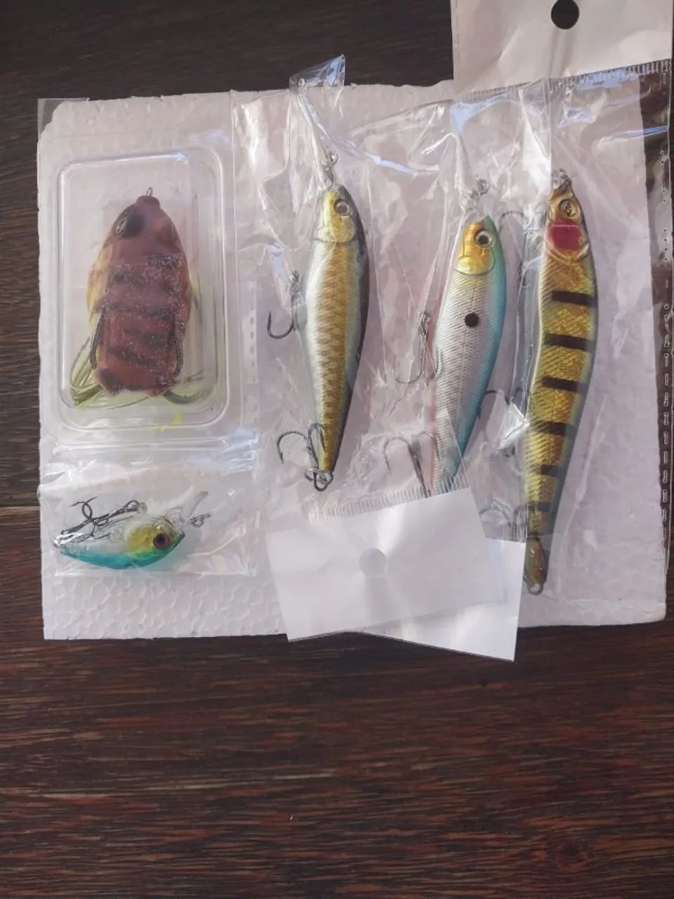 KIT Pesca - CARRETILA MARURI+VARA 2,13MT+ISCAS ARTIFICIAIS - OPORTUNIDADE - Foto 3
