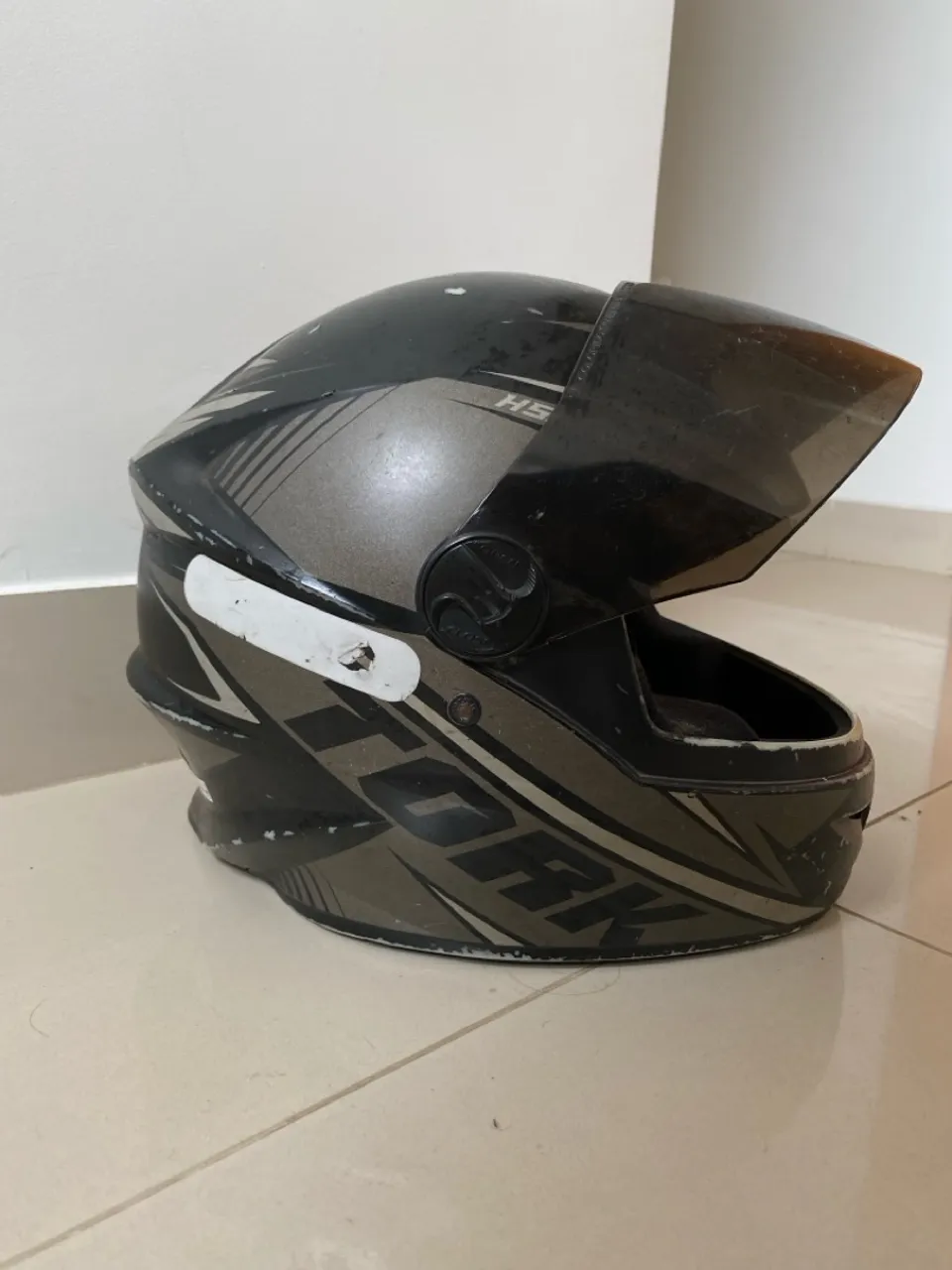 Capacete Tork HS5 - Preto e Cinza