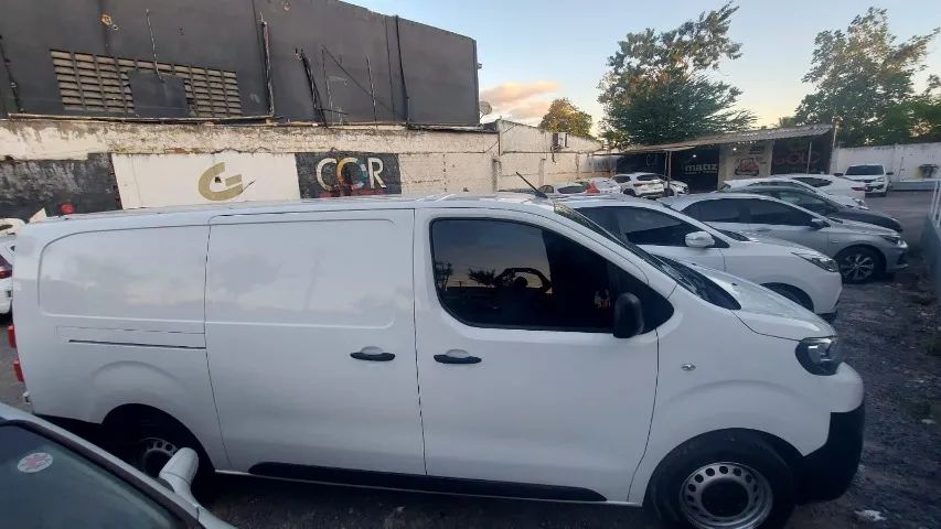 Expert Cargo Furgão 1.5 Diesel 2022/2022 apenas R$ 127.900,00 - Foto 4