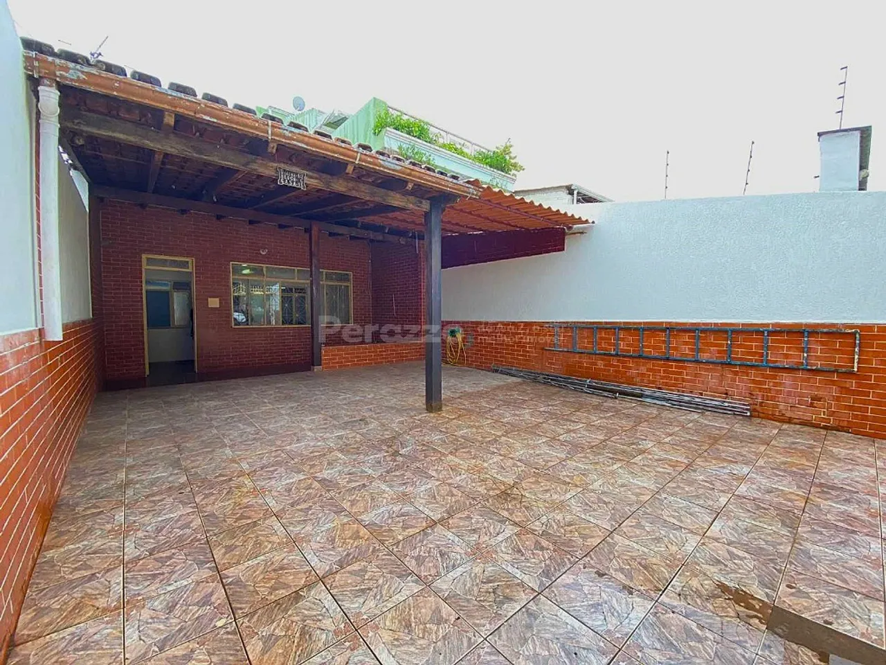 Ótima casa localizada no cruzeiro por R$4.300,00. TAXA DE IPTU INCLUSA!