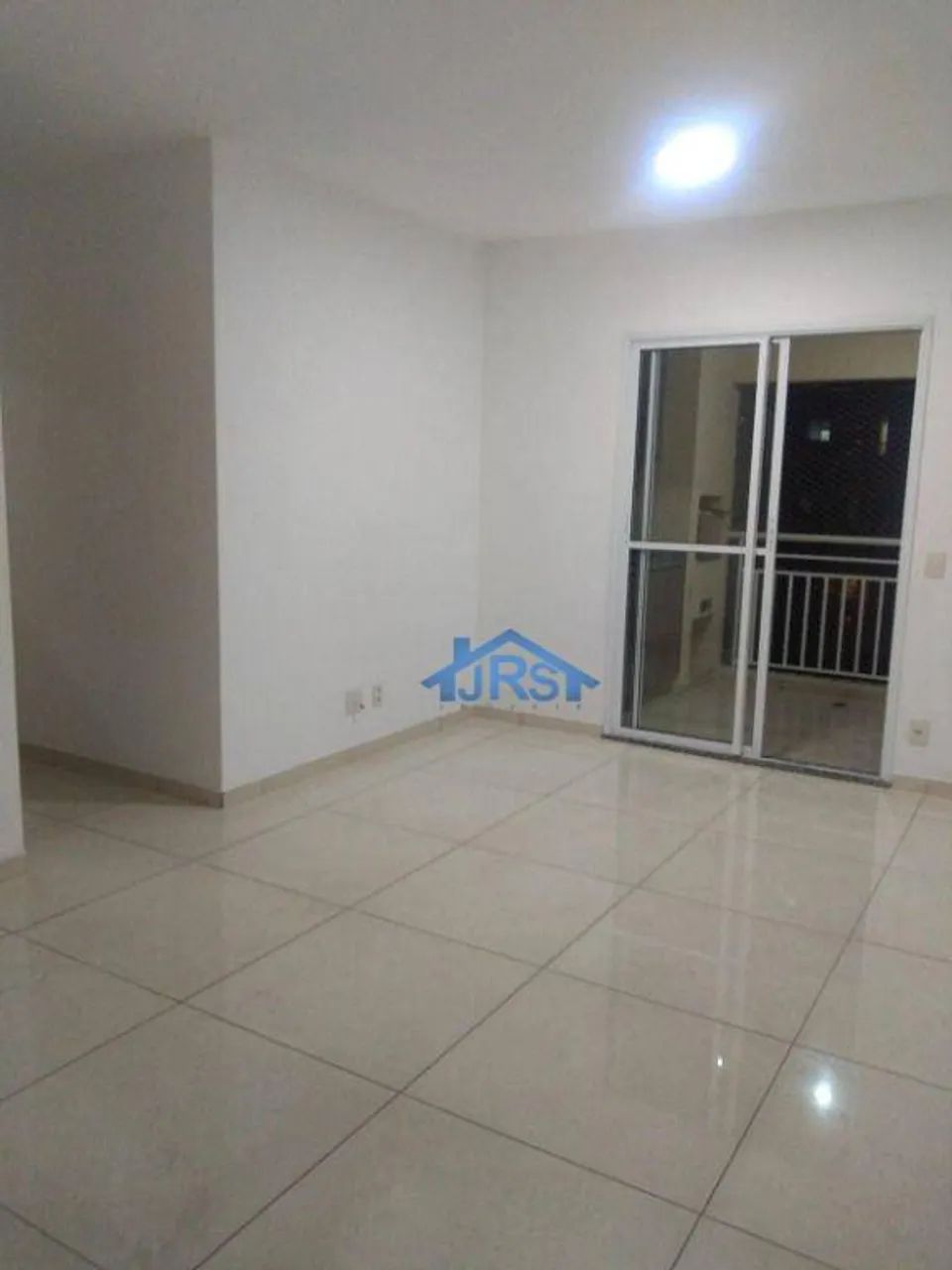 Apartamento com 3 Quartos - Jardim Tupanci - Barueri/SP